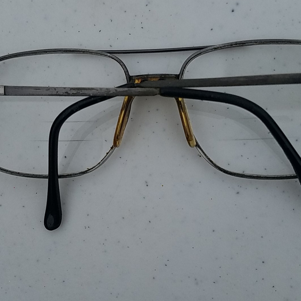Reading glasses - Picture 2 of 2